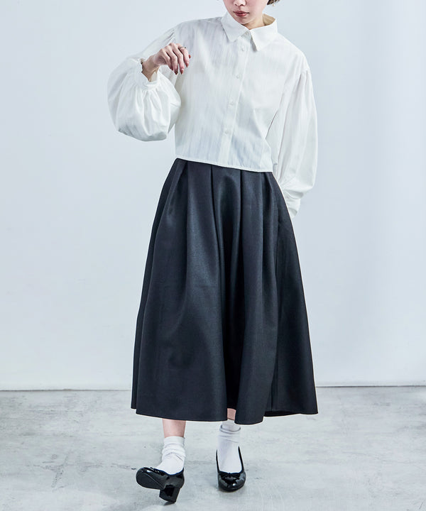 {"color":"\u30db\u30ef\u30a4\u30c8","info":"model\uff1aH158cm size\uff1aM"}