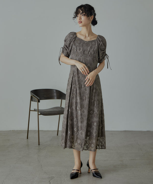 {"color":"\u30d6\u30e9\u30a6\u30f3","info":"model\uff1aH167cm size\uff1aM"}