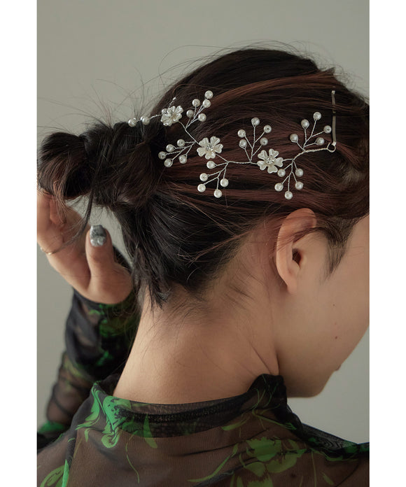 {"color":"\u30b7\u30eb\u30d0\u30fc","info":""}