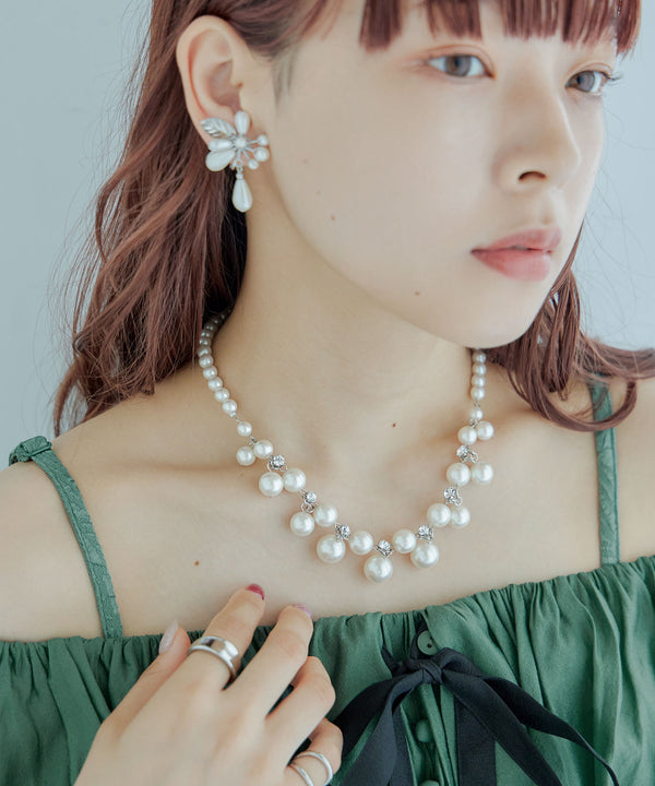 {"color":"\u30b7\u30eb\u30d0\u30fc","info":""}