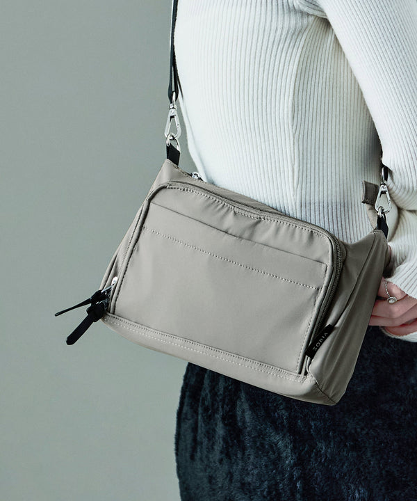 {"color":"\u30b0\u30ec\u30fc","info":""}