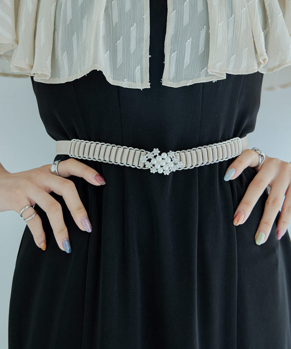 {"color":"\u30d9\u30fc\u30b8\u30e5","info":""}