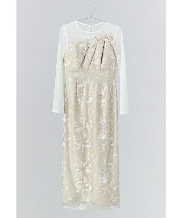 {"color":"\u30d9\u30fc\u30b8\u30e5","info":""}