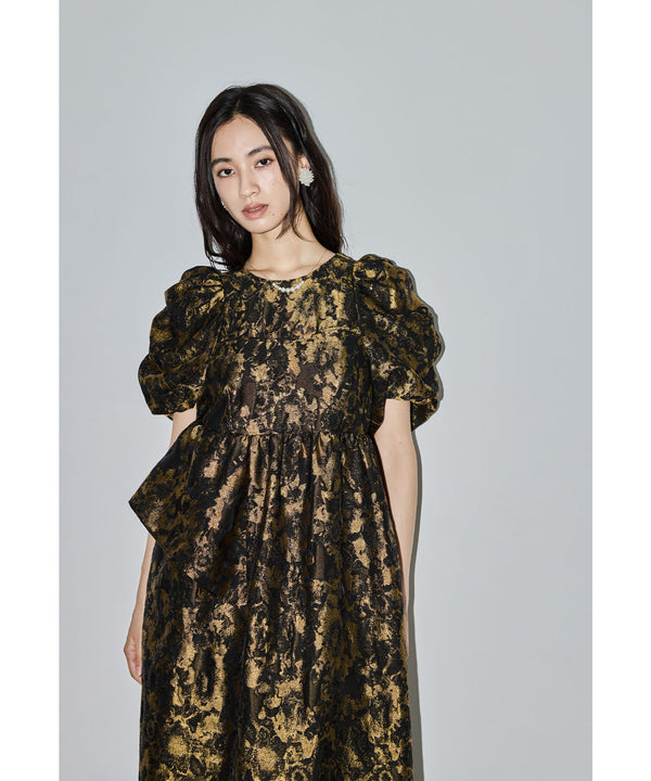 {"color":"\u30d6\u30ed\u30f3\u30ba","info":"model\uff1aH165cm size\uff1aM(TALL)"}