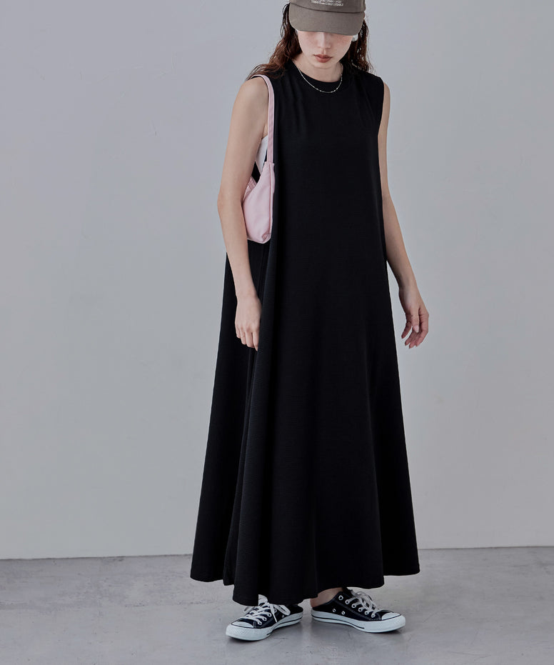 {"color":"\u30d6\u30e9\u30c3\u30af","info":"model\uff1aH166cm size\uff1aM-L"}