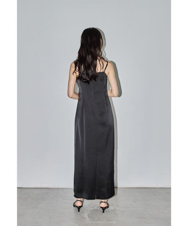 {"color":"\u30d6\u30e9\u30c3\u30af","info":"model\uff1aH165cm size\uff1aM"}