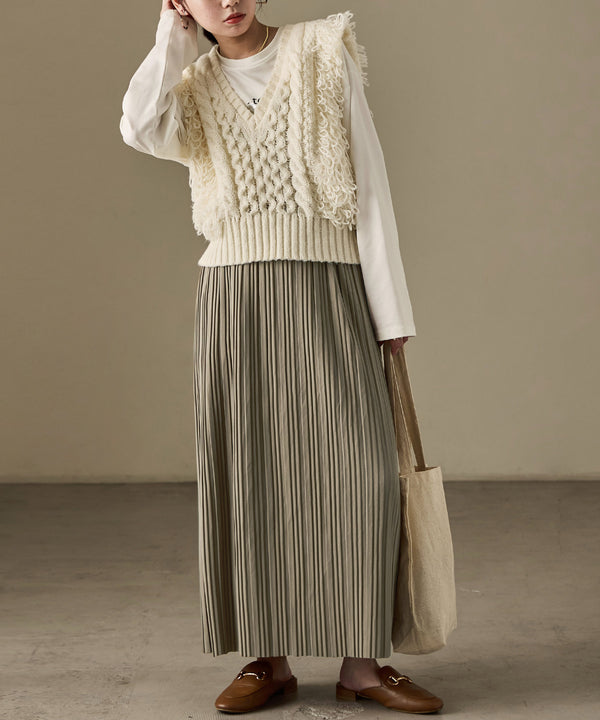 {"color":"\u30b0\u30ec\u30fc\u30b8\u30e5","info":"model\uff1aH158cm size\uff1aM"}