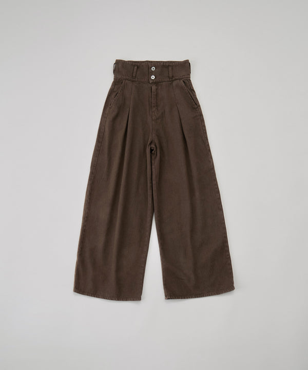 {"color":"\u30d6\u30e9\u30a6\u30f3","info":""}