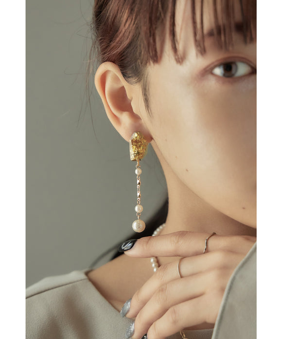 {"color":"\u30aa\u30d5\u30db\u30ef\u30a4\u30c8","info":""}