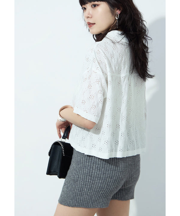 {"color":"\u30aa\u30d5\u30db\u30ef\u30a4\u30c8","info":"model\uff1aH157cm size\uff1aM"}