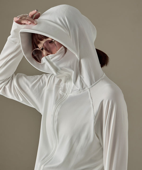 {"color":"\u30db\u30ef\u30a4\u30c8","info":"model\uff1aH158cm size\uff1aM"}