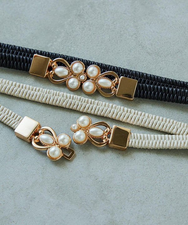 {"color":"\u30d9\u30fc\u30b8\u30e5","info":""}