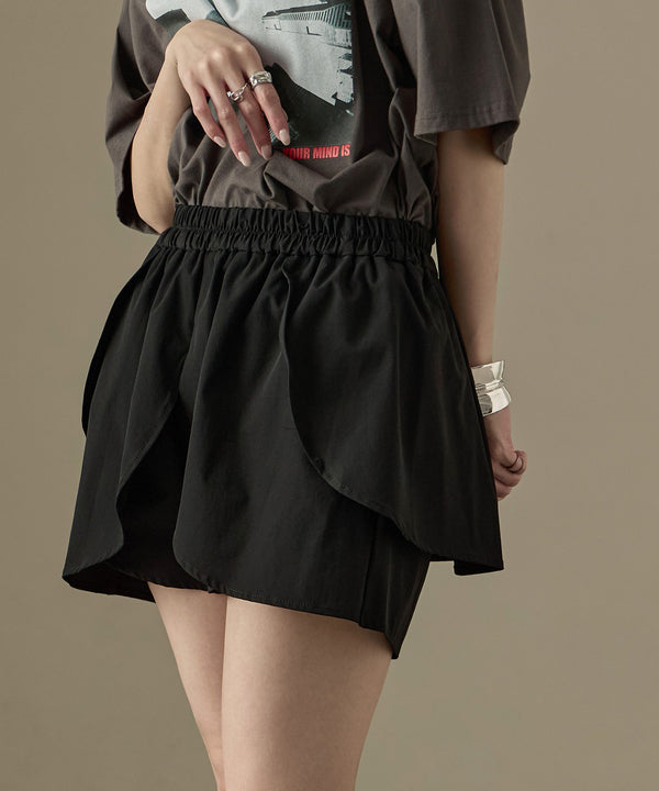 {"color":"\u30d6\u30e9\u30c3\u30af","info":"model\uff1aH158cm size\uff1aM"}
