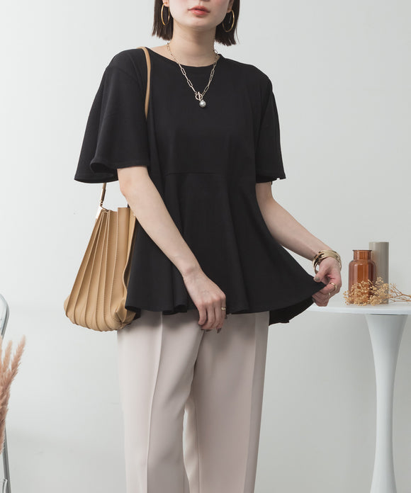 {"color":"\u30d6\u30e9\u30c3\u30af","info":"model\uff1aH162cm size\uff1aM-L"}