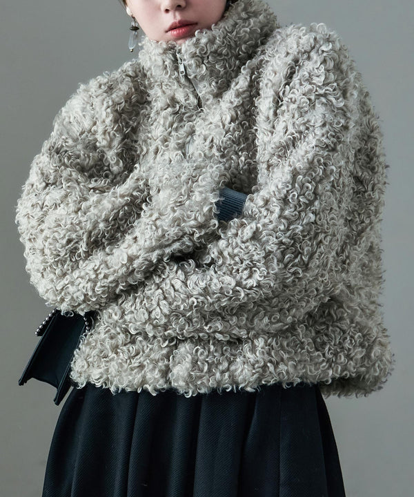 {"color":"\u30b0\u30ec\u30fc\u30b8\u30e5","info":"model\uff1aH158cm size\uff1aM"}