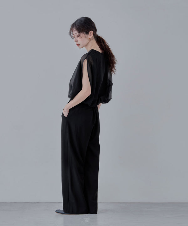 {"color":"\u30d6\u30e9\u30c3\u30af","info":"model\uff1aH166cm size\uff1aM"}