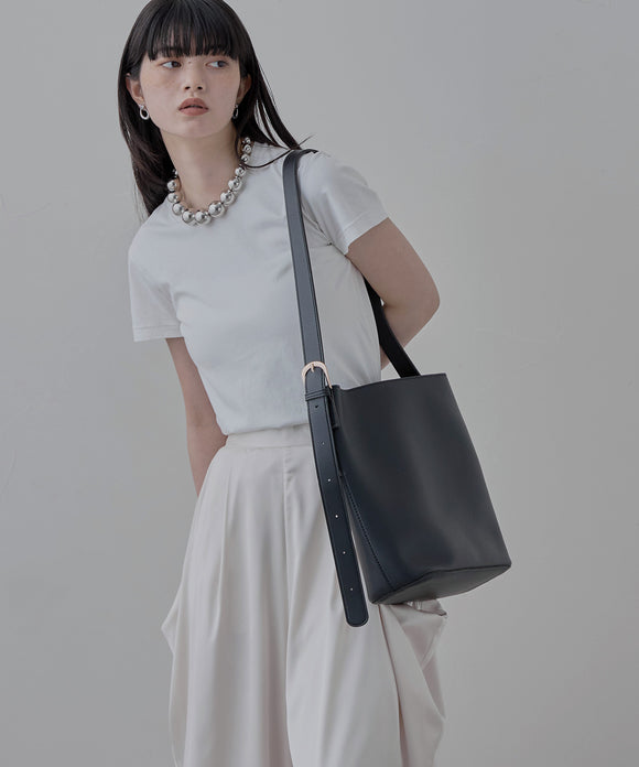 {"color":"\u30d6\u30e9\u30c3\u30af","info":"model\uff1aH163cm size\uff1aF"}