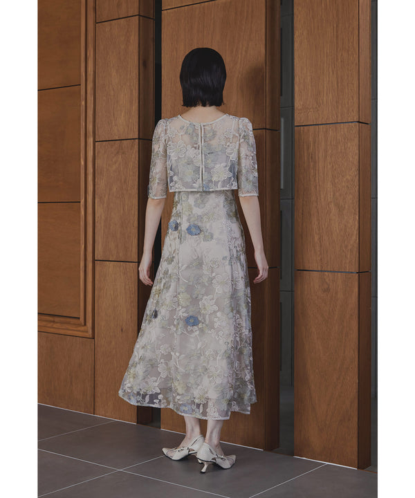 {"color":"\u30b0\u30ec\u30fc\u30b8\u30e5","info":"model\uff1aH166cm size\uff1aM"}