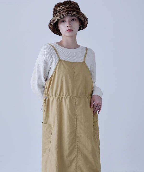 {"color":"\u30d9\u30fc\u30b8\u30e5","info":""}