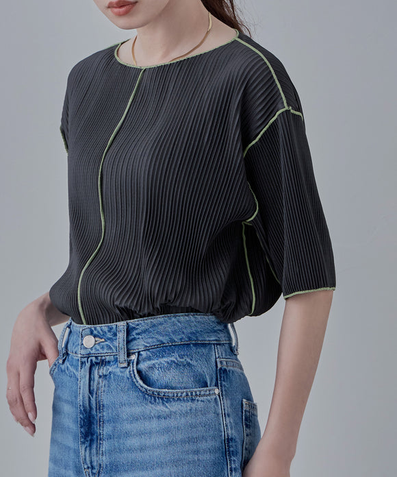 {"color":"\u30d6\u30e9\u30c3\u30af","info":"model\uff1aH166cm size\uff1aF"}