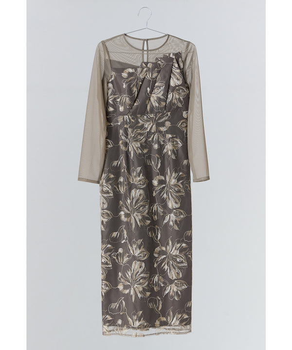 {"color":"\u30d6\u30e9\u30a6\u30f3","info":""}