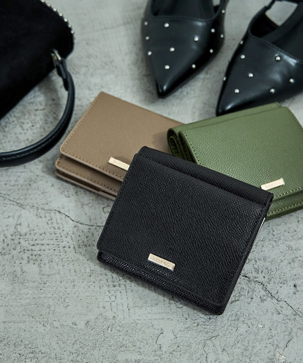 {"color":"\u30d6\u30e9\u30c3\u30af","info":""}