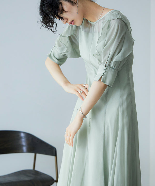 {"color":"\u30b0\u30ea\u30fc\u30f3","info":"model\uff1aH167cm size\uff1aM"}