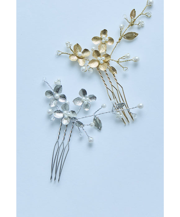 {"color":"\u30b7\u30eb\u30d0\u30fc","info":""}