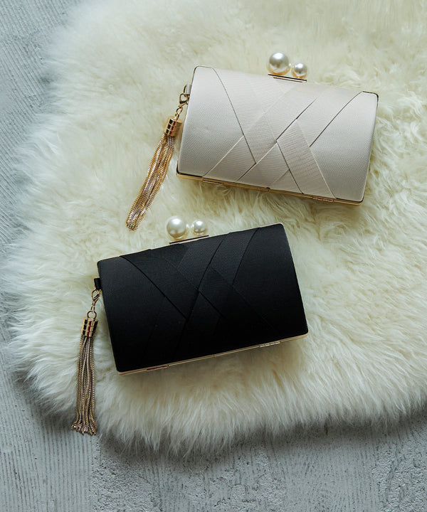 {"color":"","info":""}