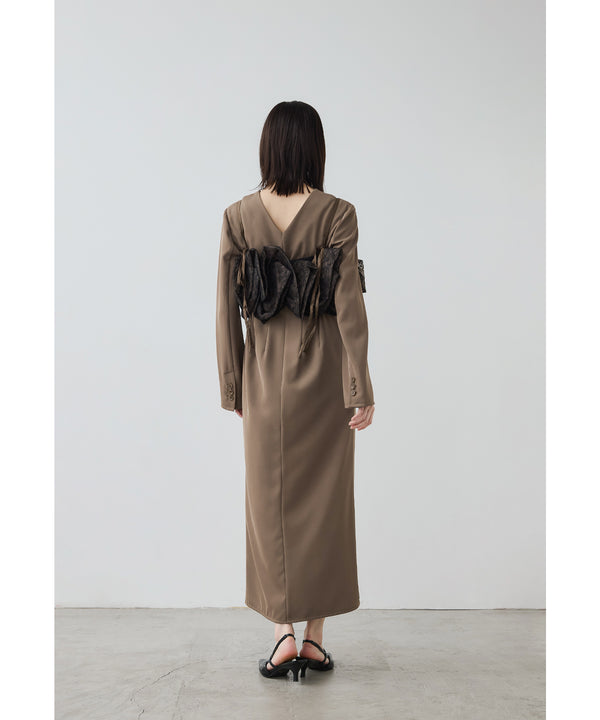 {"color":"\u30d9\u30fc\u30b8\u30e5","info":"model\uff1aH166cm size\uff1aM"}