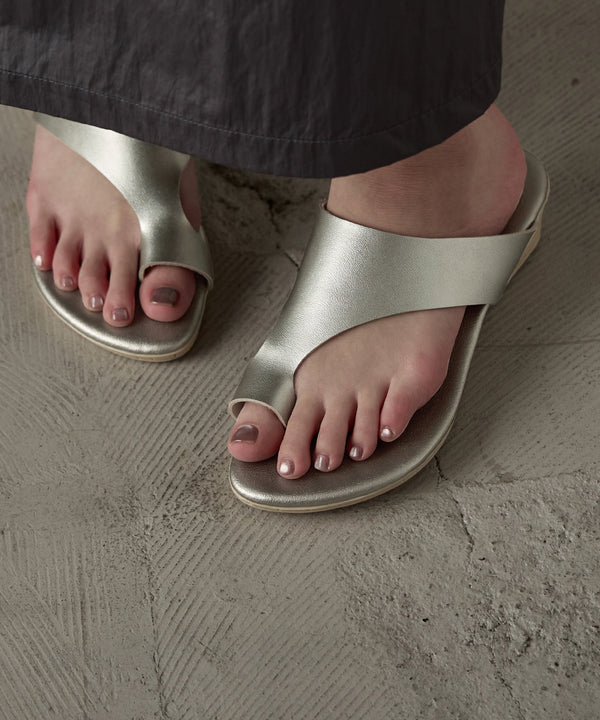 {"color":"\u30b7\u30eb\u30d0\u30fc","info":"model\uff1aH158cm size\uff1aL(23.5-24cm)"}