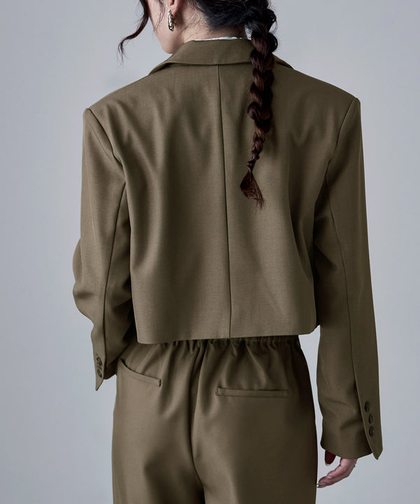 {"color":"\u30ab\u30fc\u30ad","info":"model\uff1aH166cm size\uff1aM"}