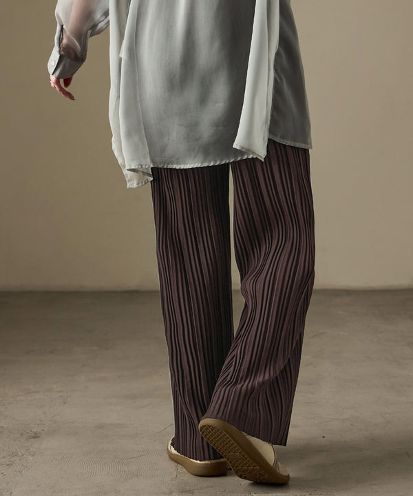 {"color":"\u30d6\u30e9\u30a6\u30f3","info":"model\uff1aH158cm size\uff1aM"}
