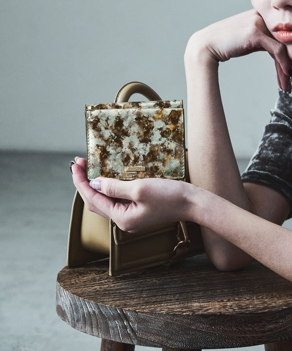 {"color":"\u30d6\u30e9\u30a6\u30f3","info":"model\uff1aH158cm size\uff1aF"}