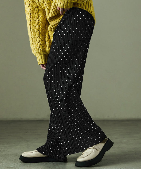 {"color":"\u30d6\u30e9\u30c3\u30af","info":"model\uff1aH158cm size\uff1aM"}