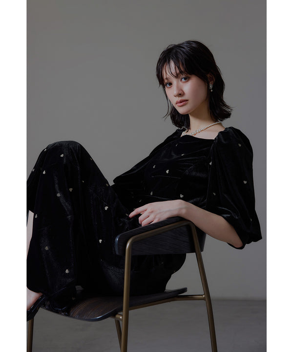 {"color":"\u30d6\u30e9\u30c3\u30af","info":"model\uff1aH166cm size\uff1aM"}