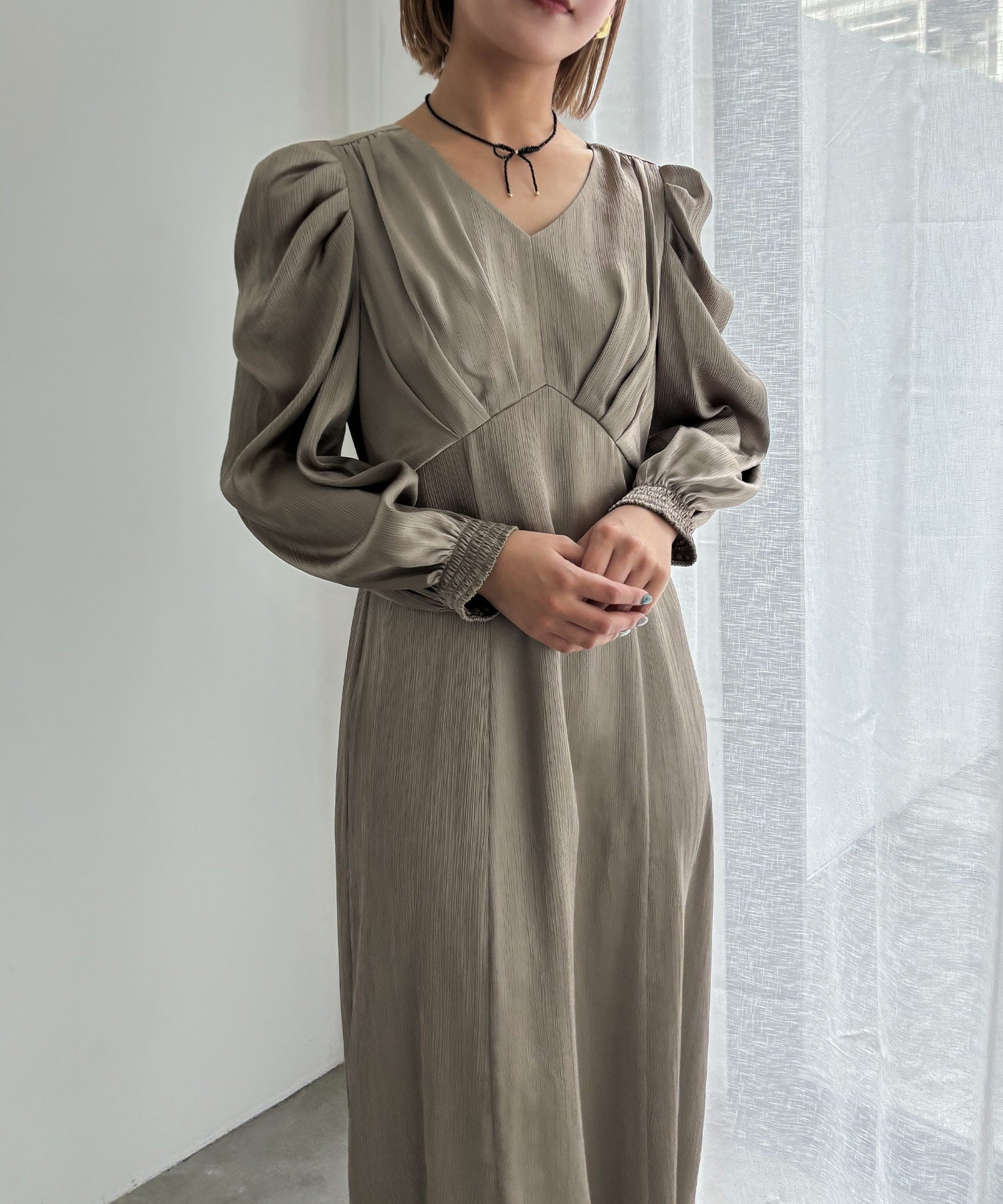 サテンVネックタックフレアドレス 結婚式 二次会 成人式 同窓会