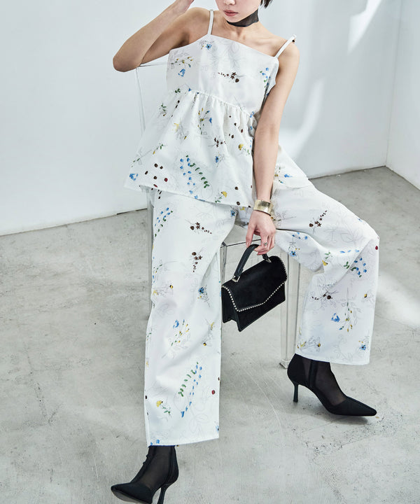 {"color":"\u30aa\u30d5\u30db\u30ef\u30a4\u30c8","info":"model\uff1aH158cm size\uff1aM"}