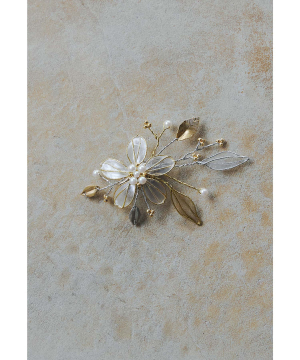 {"color":"\u30b4\u30fc\u30eb\u30c9","info":""}