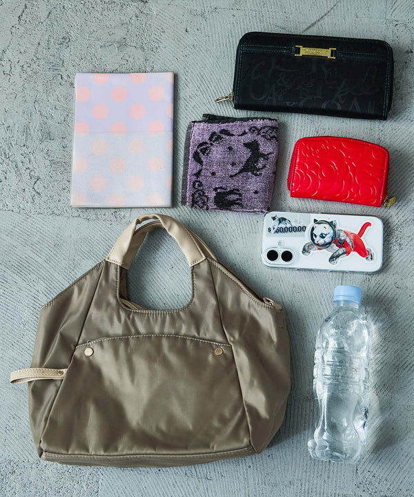 {"color":"\u30b0\u30ec\u30fc\u30b8\u30e5","info":"model\uff1aH158cm size\uff1aF"}