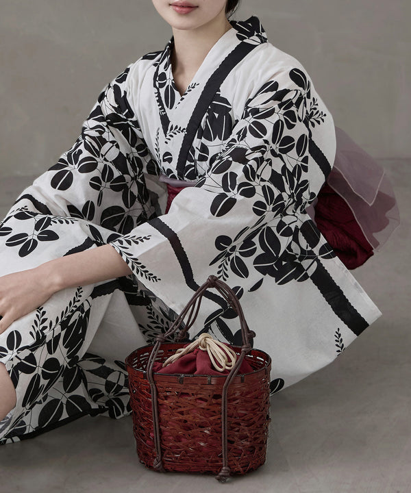 {"color":"\u30ef\u30a4\u30f3\u30ec\u30c3\u30c9","info":"model\uff1aH170cm size\uff1aF"}