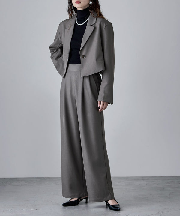 {"color":"\u30b0\u30ec\u30fc","info":"model\uff1aH166cm size\uff1aM"}