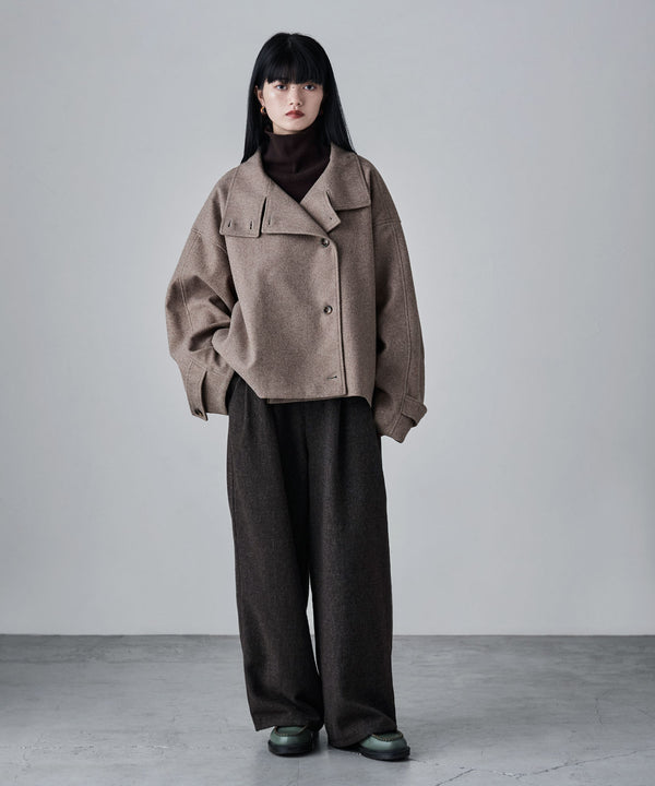 {"color":"\u30d6\u30e9\u30a6\u30f3","info":"model\uff1aH163cm size\uff1aM"}