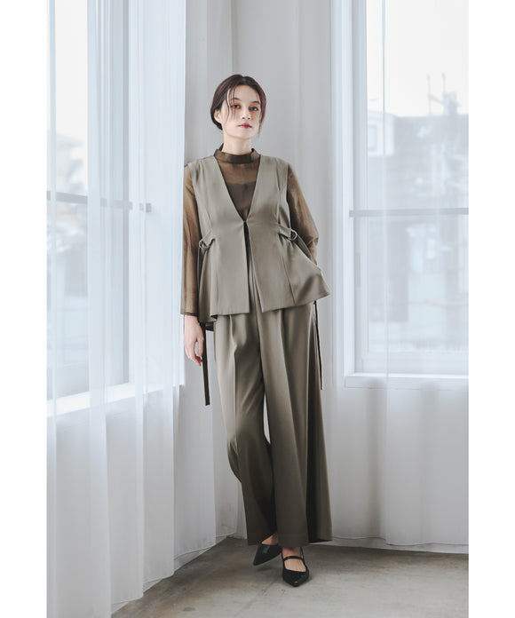 {"color":"\u30d6\u30e9\u30a6\u30f3","info":"model\uff1aH165cm size\uff1aM"}