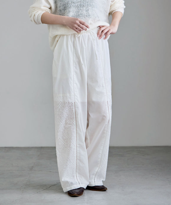 {"color":"\u30aa\u30d5\u30db\u30ef\u30a4\u30c8","info":"model\uff1aH166cm size\uff1aF"}