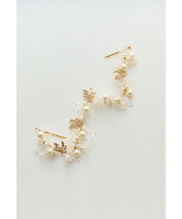 {"color":"\u30b4\u30fc\u30eb\u30c9","info":""}