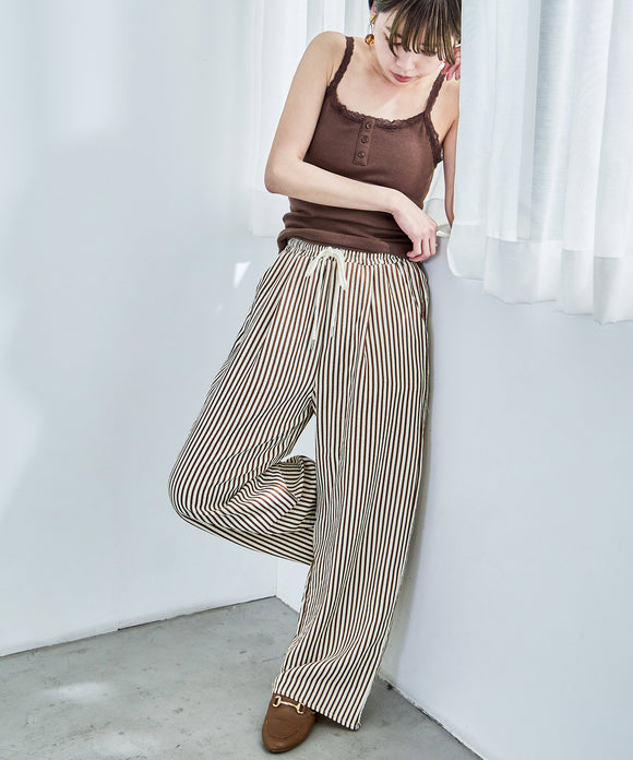 {"color":"\u30d6\u30e9\u30a6\u30f3","info":"model\uff1aH158cm size\uff1aM"}
