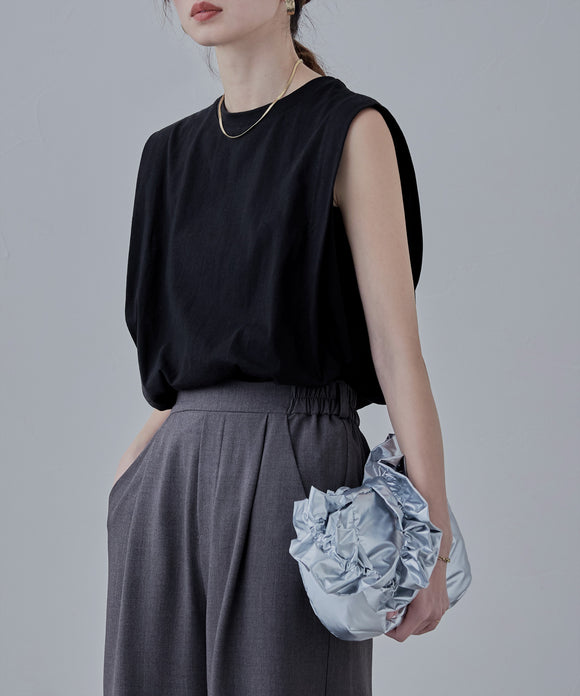 {"color":"\u30d6\u30e9\u30c3\u30af","info":"model\uff1aH166cm size\uff1aM"}