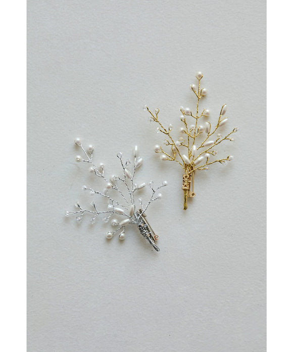 {"color":"\u30b7\u30eb\u30d0\u30fc","info":""}