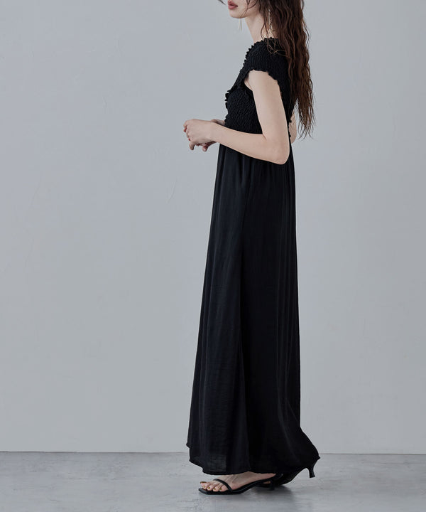 {"color":"\u30d6\u30e9\u30c3\u30af","info":"model\uff1aH166cm size\uff1aF"}
